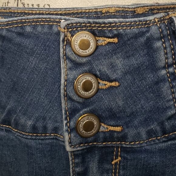 Distressed Paperbag Cutoff Denim Jeans - Picture 4 of 11